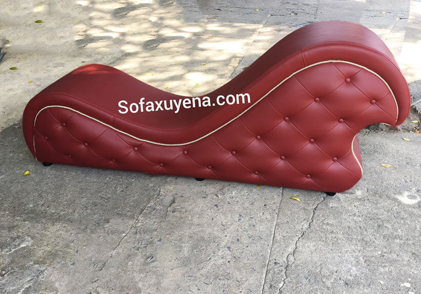 Ghế tình yêu màu đỏ đô hiện đại ấn tượng với thiết kế độc lạ