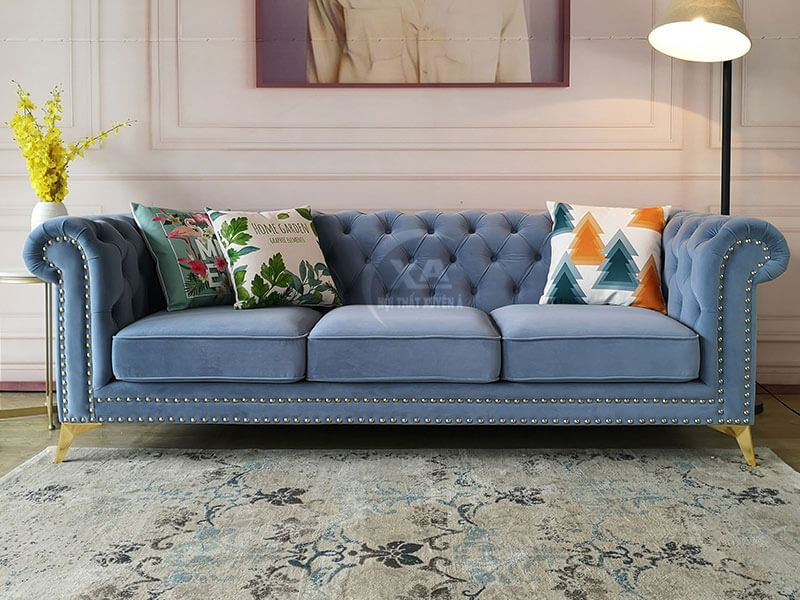Sofa cổ điển tạo ô nút đẹp và sang trọng.